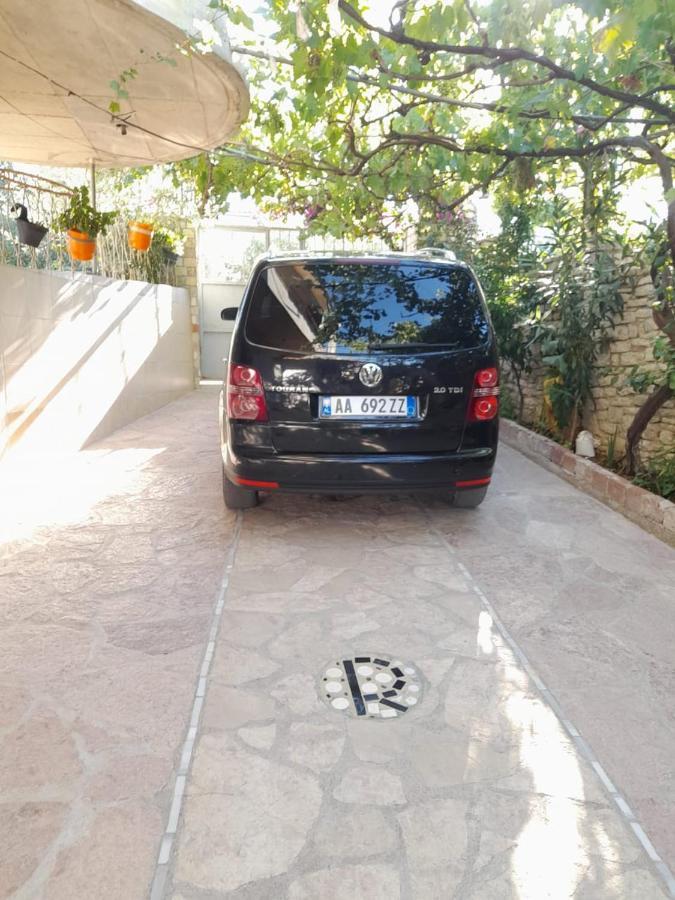 סרנדה Mona'S Guesthouse מראה חיצוני תמונה