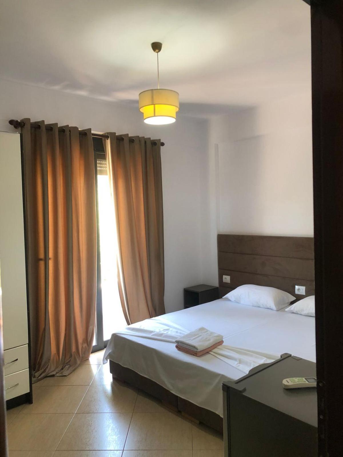 סרנדה Mona'S Guesthouse מראה חיצוני תמונה