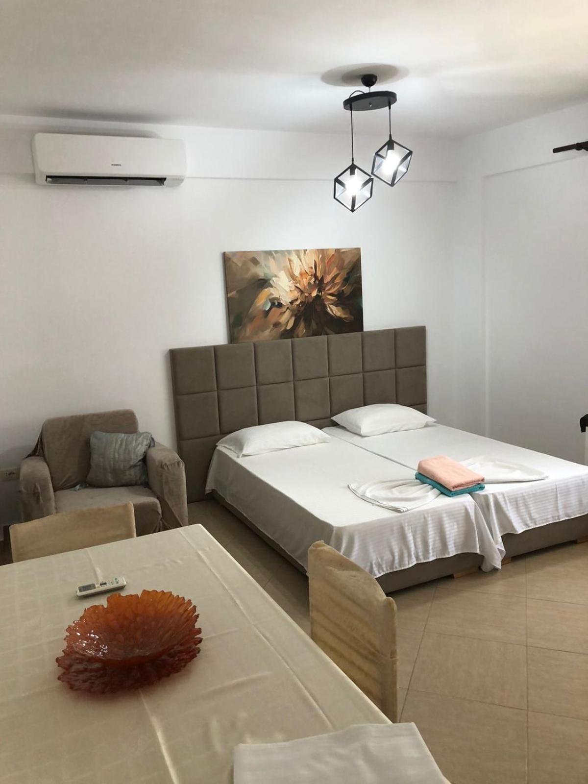 סרנדה Mona'S Guesthouse חדר תמונה