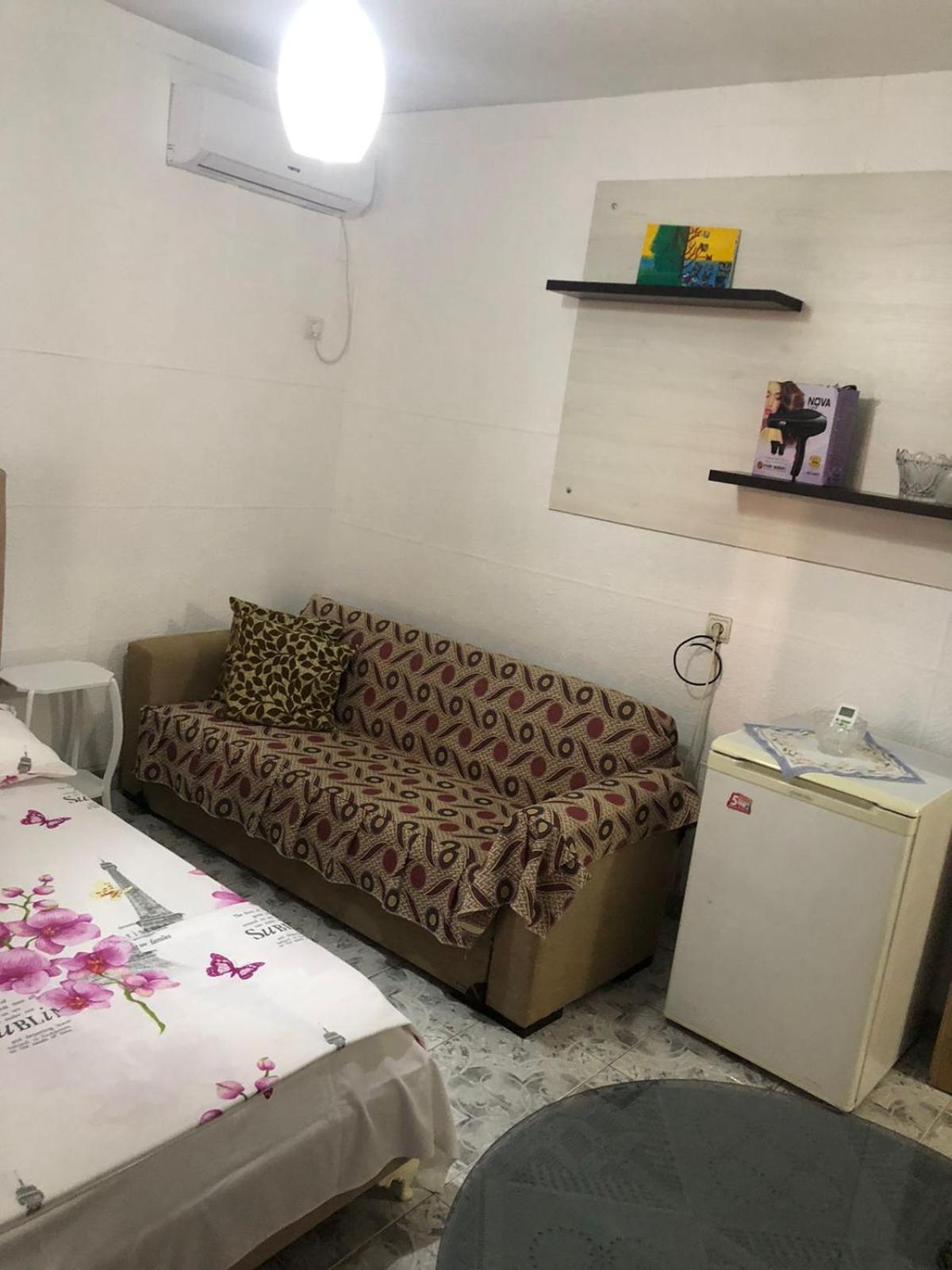 סרנדה Mona'S Guesthouse מראה חיצוני תמונה